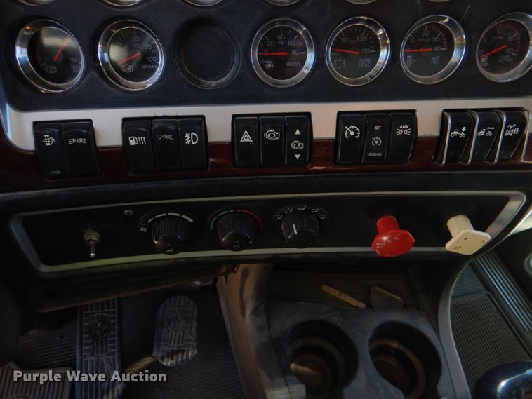 image for item DK3654 2008 Kenworth W900  semi truck