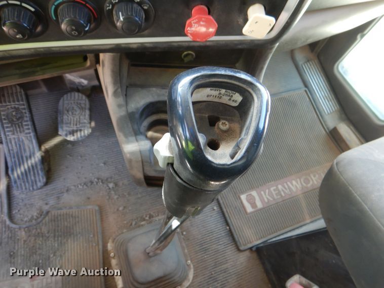 image for item DK3654 2008 Kenworth W900  semi truck