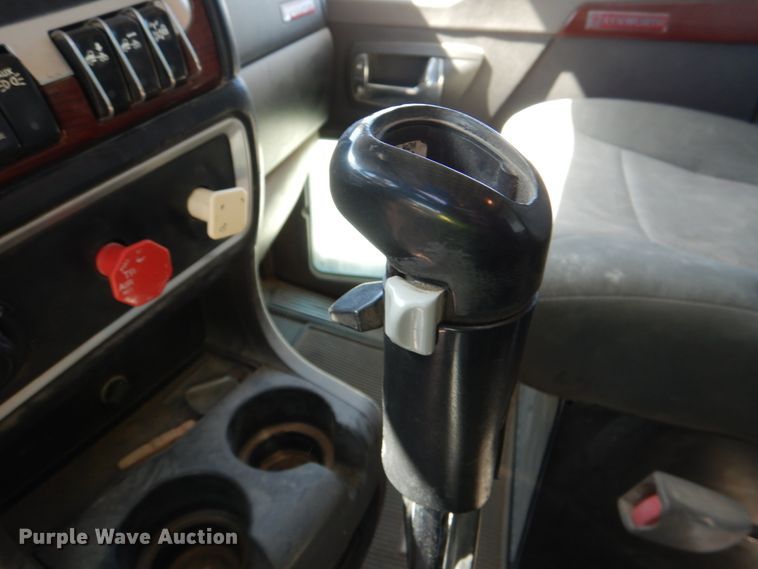 image for item DK3654 2008 Kenworth W900  semi truck