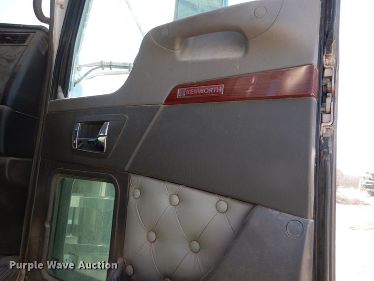 image for item DK3654 2008 Kenworth W900  semi truck