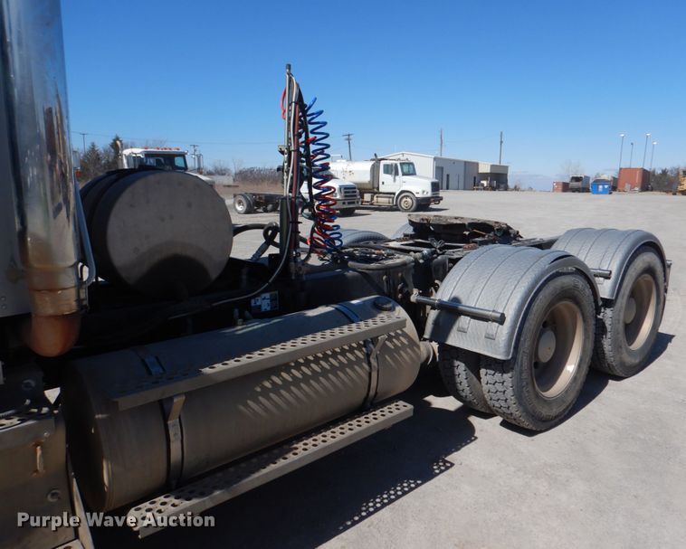 image for item DK3654 2008 Kenworth W900  semi truck