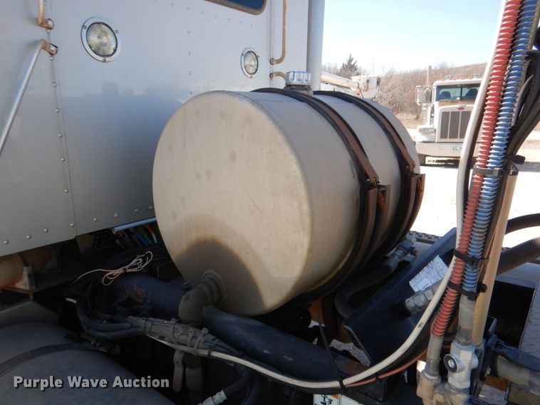 image for item DK3654 2008 Kenworth W900  semi truck