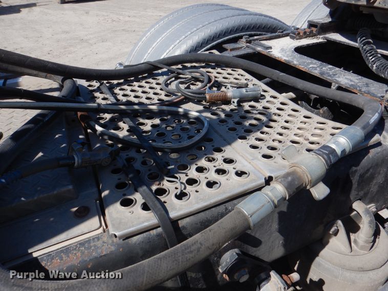 image for item DK3654 2008 Kenworth W900  semi truck