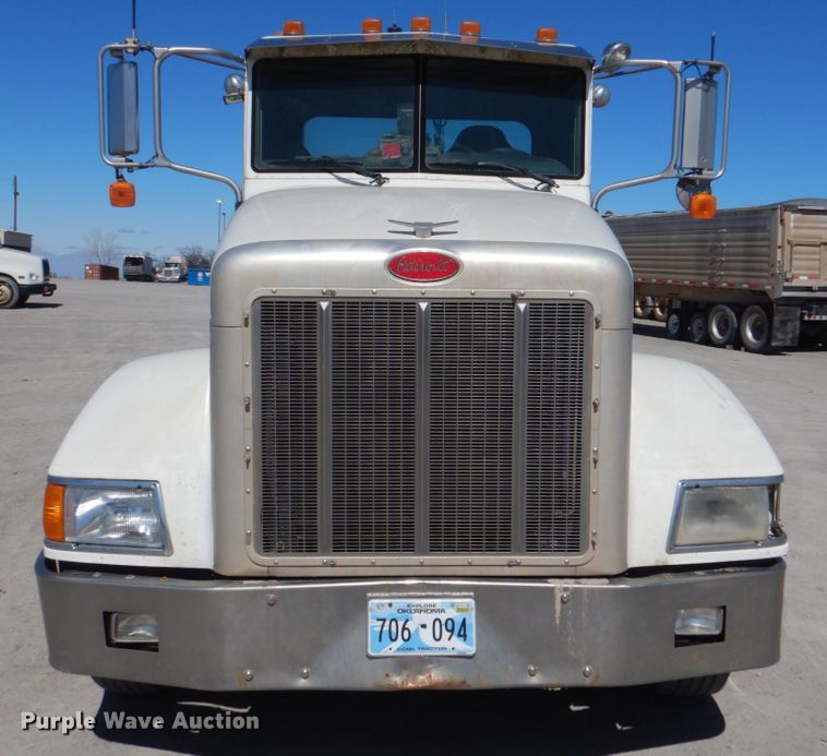 image for item DK3655 2005 Peterbilt 385  semi truck