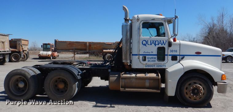 image for item DK3655 2005 Peterbilt 385  semi truck