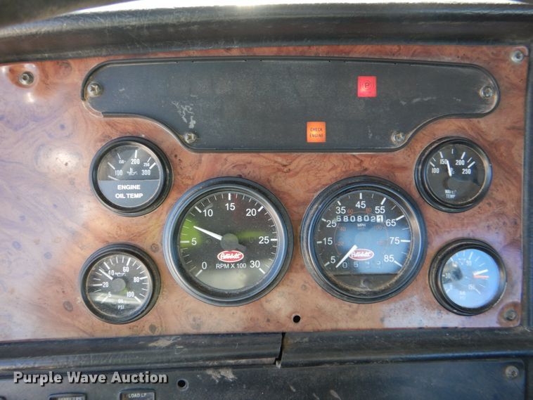 image for item DK3655 2005 Peterbilt 385  semi truck