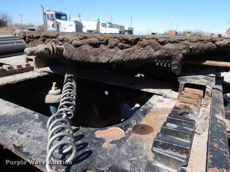 image for item DK3655 2005 Peterbilt 385  semi truck