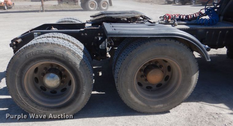 image for item DK3655 2005 Peterbilt 385  semi truck