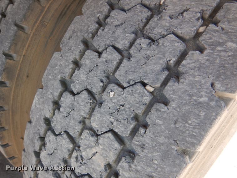 image for item DK3655 2005 Peterbilt 385  semi truck