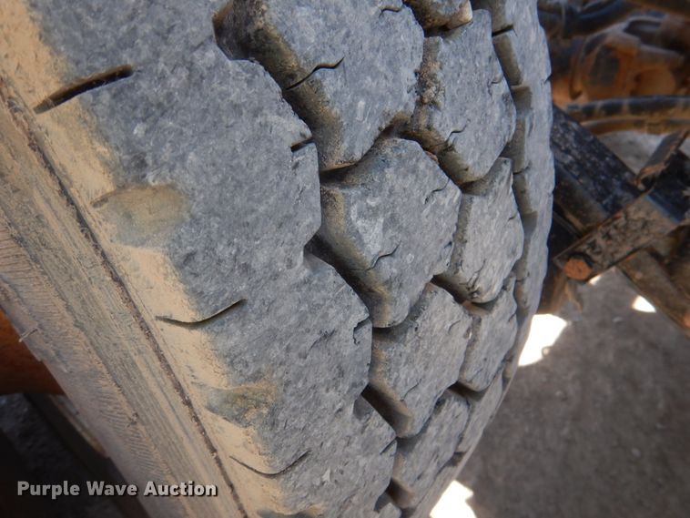 image for item DK3655 2005 Peterbilt 385  semi truck