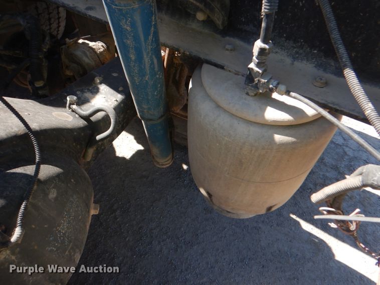 image for item DK3655 2005 Peterbilt 385  semi truck