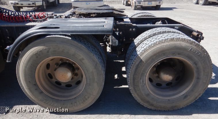 image for item DK3655 2005 Peterbilt 385  semi truck