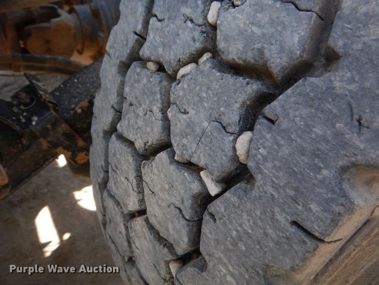 image for item DK3655 2005 Peterbilt 385  semi truck