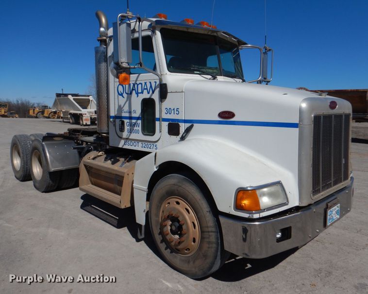 image for item DK3656 2005 Peterbilt 385  semi truck