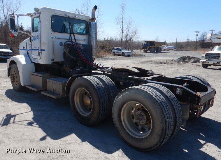 image for item DK3656 2005 Peterbilt 385  semi truck