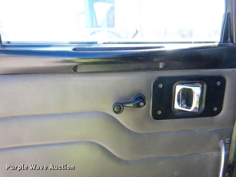 image for item DK3656 2005 Peterbilt 385  semi truck