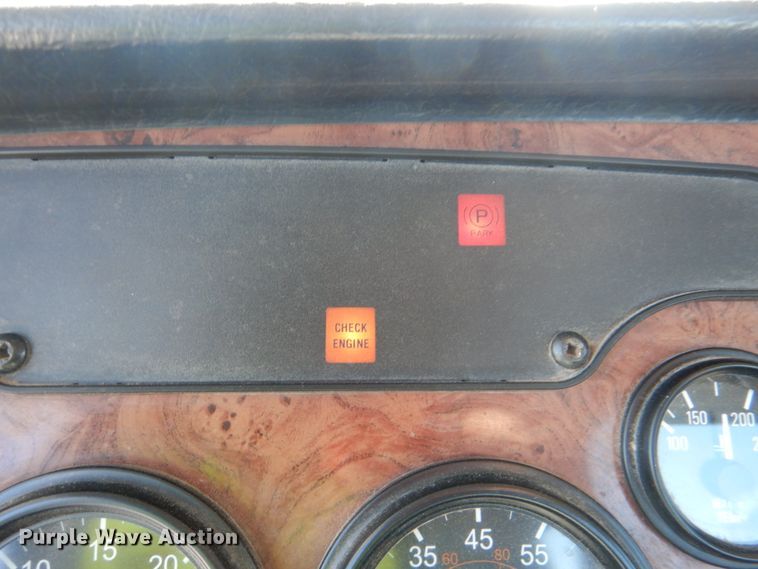 image for item DK3656 2005 Peterbilt 385  semi truck