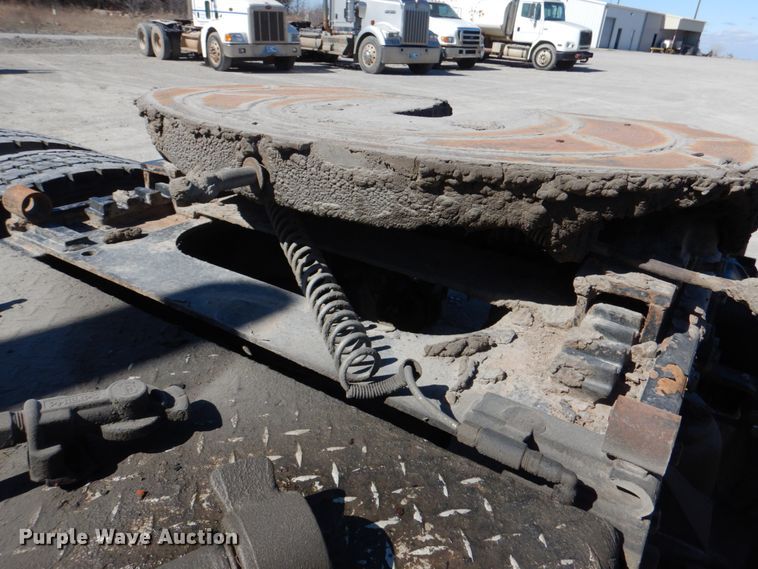 image for item DK3656 2005 Peterbilt 385  semi truck