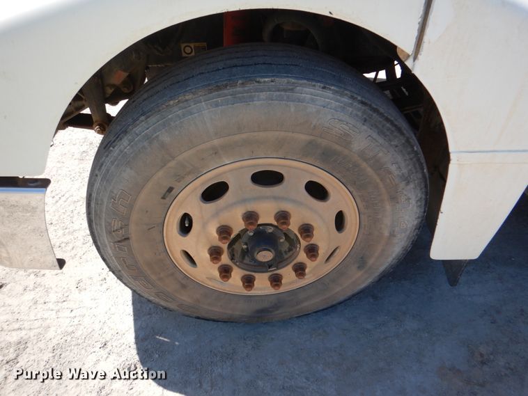 image for item DK3656 2005 Peterbilt 385  semi truck