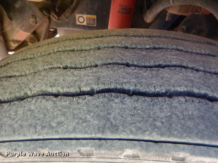 image for item DK3656 2005 Peterbilt 385  semi truck