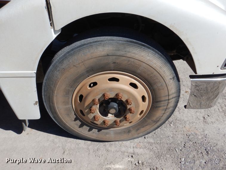 image for item DK3656 2005 Peterbilt 385  semi truck