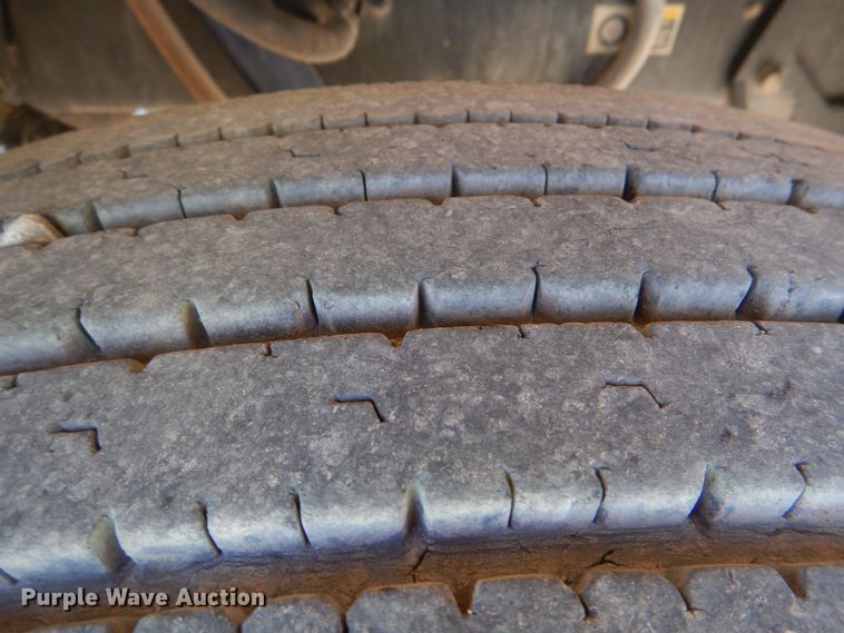 image for item DK3656 2005 Peterbilt 385  semi truck