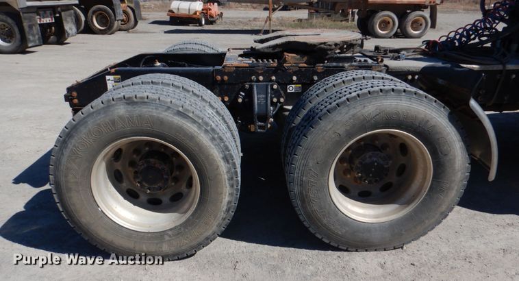 image for item DK3656 2005 Peterbilt 385  semi truck