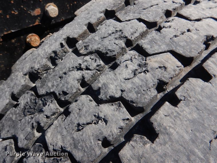 image for item DK3656 2005 Peterbilt 385  semi truck