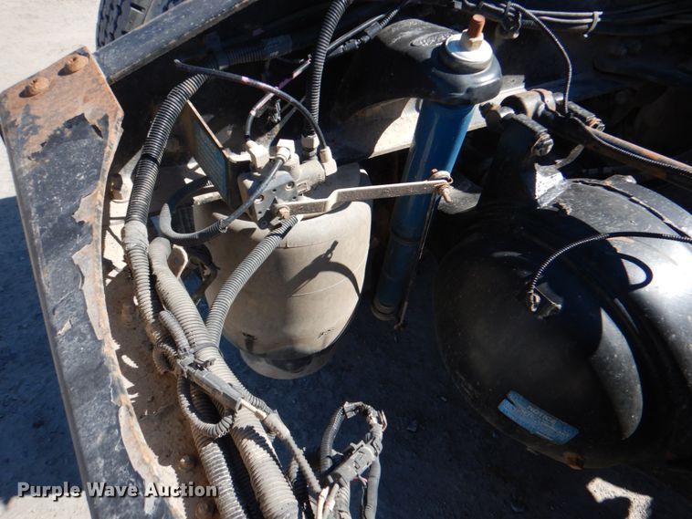 image for item DK3656 2005 Peterbilt 385  semi truck