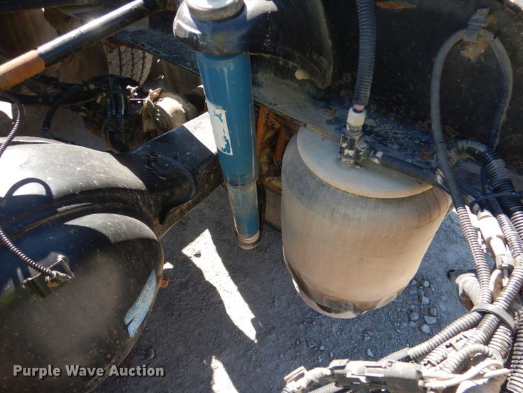 image for item DK3656 2005 Peterbilt 385  semi truck