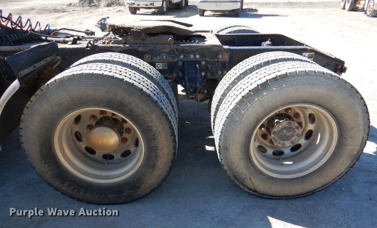 image for item DK3656 2005 Peterbilt 385  semi truck