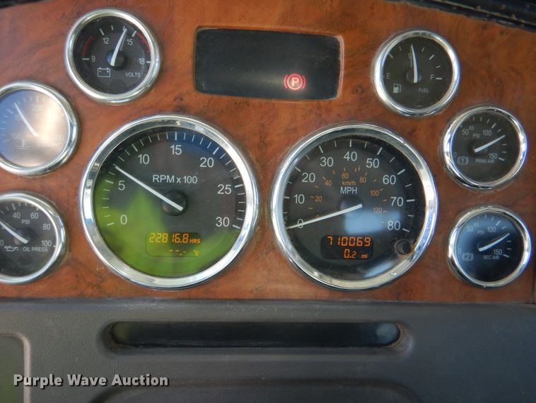 image for item DK3657 2007 Peterbilt 379  semi truck