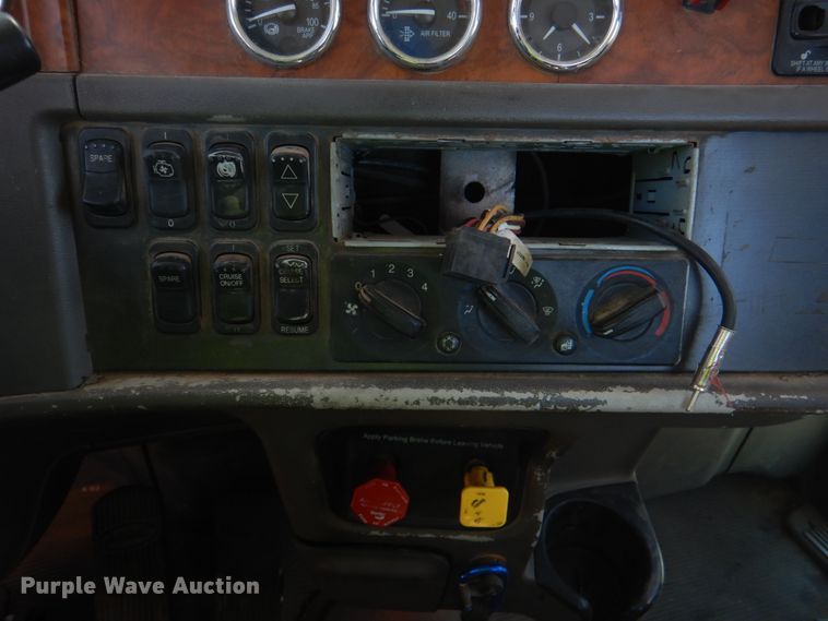 image for item DK3657 2007 Peterbilt 379  semi truck