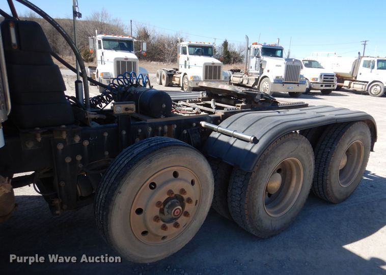 image for item DK3657 2007 Peterbilt 379  semi truck