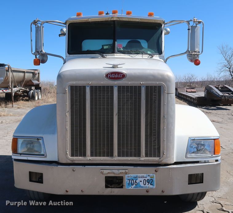 image for item DK3659 2005 Peterbilt 385  semi truck