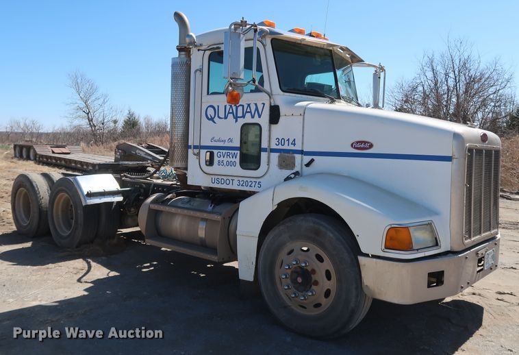 image for item DK3659 2005 Peterbilt 385  semi truck