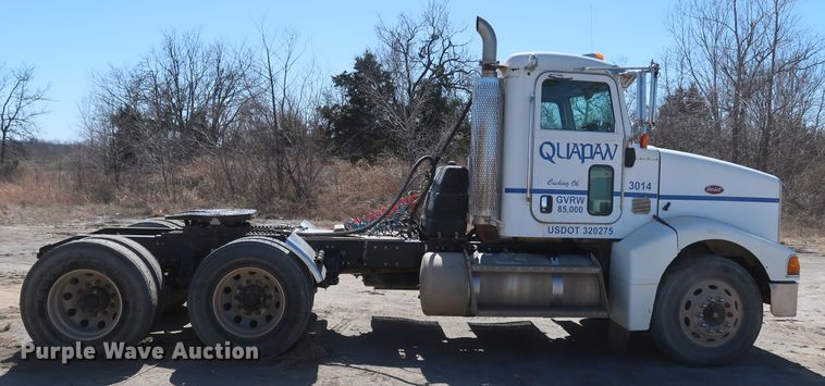 image for item DK3659 2005 Peterbilt 385  semi truck