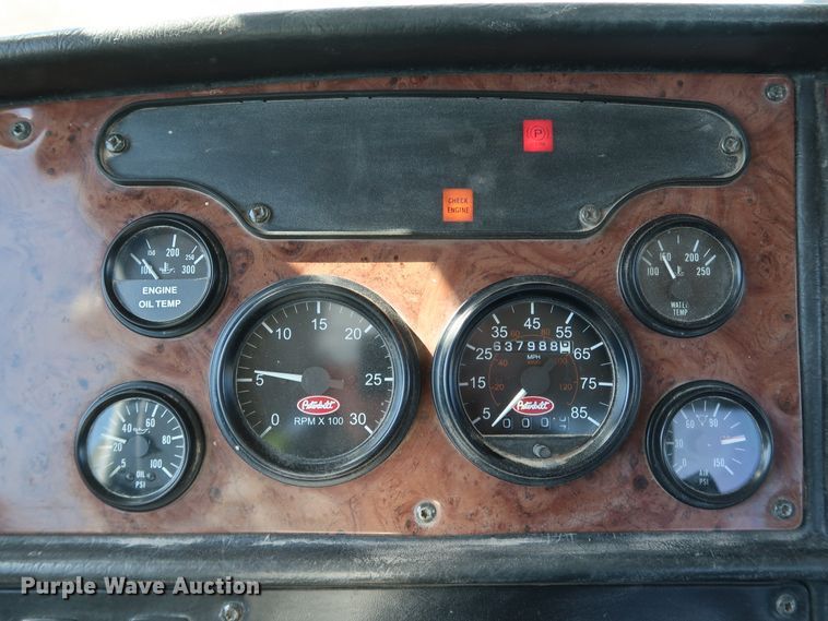 image for item DK3659 2005 Peterbilt 385  semi truck