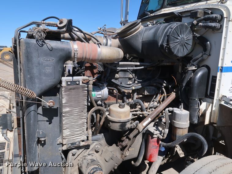 image for item DK3659 2005 Peterbilt 385  semi truck