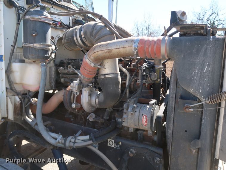 image for item DK3659 2005 Peterbilt 385  semi truck