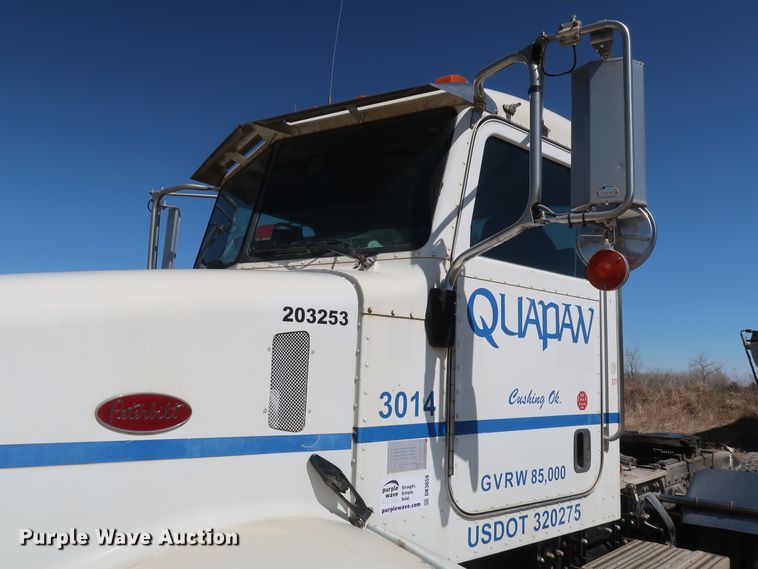 image for item DK3659 2005 Peterbilt 385  semi truck