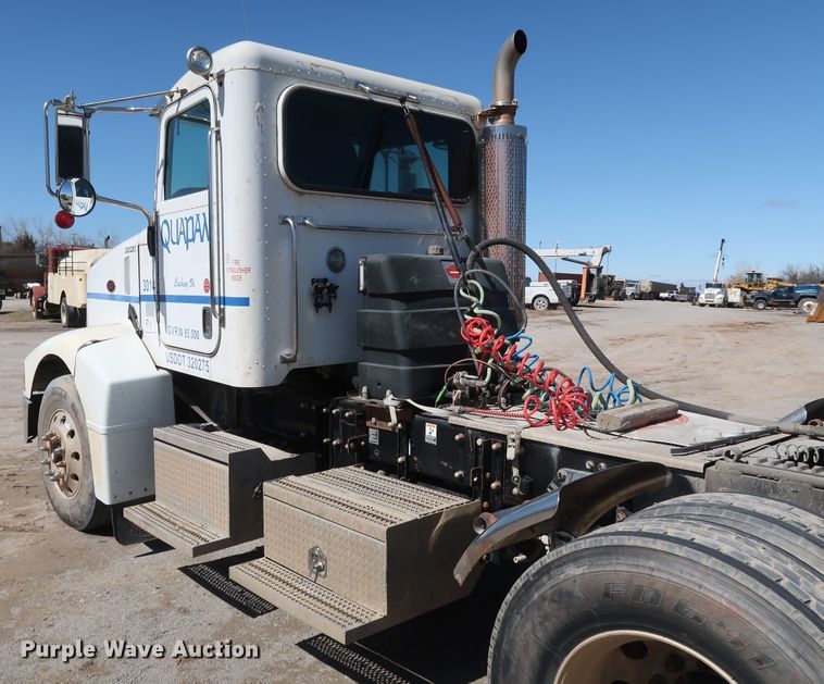 image for item DK3659 2005 Peterbilt 385  semi truck