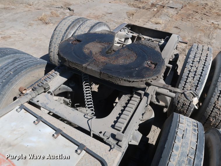 image for item DK3659 2005 Peterbilt 385  semi truck