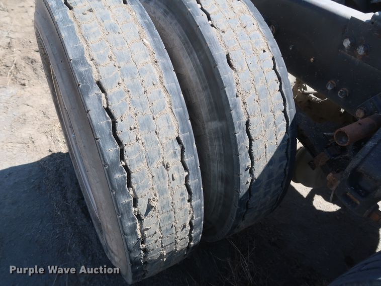 image for item DK3659 2005 Peterbilt 385  semi truck