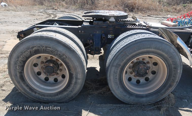 image for item DK3659 2005 Peterbilt 385  semi truck