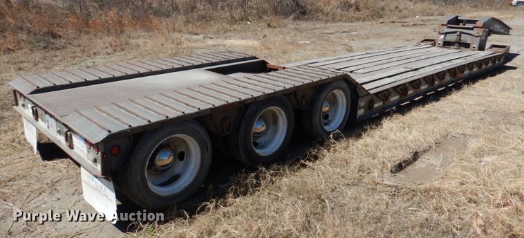 image for item DK3664 2002 Eager Beaver 50GSL  lowboy equipment trailer