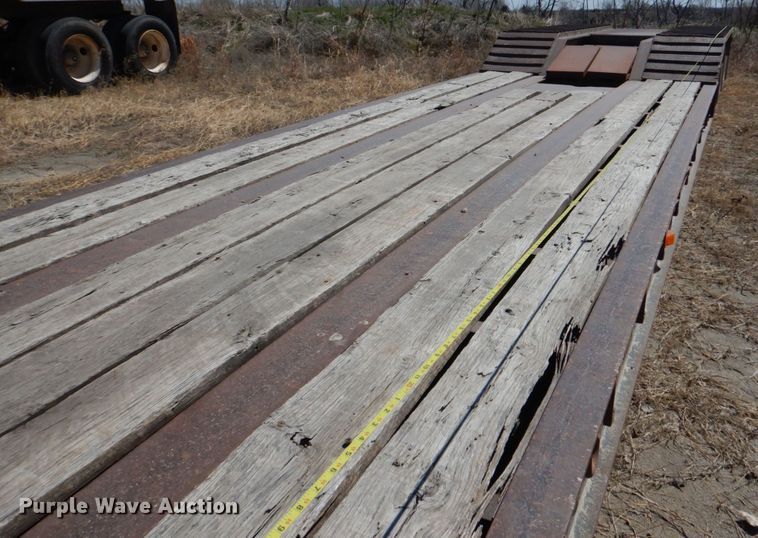 image for item DK3664 2002 Eager Beaver 50GSL  lowboy equipment trailer