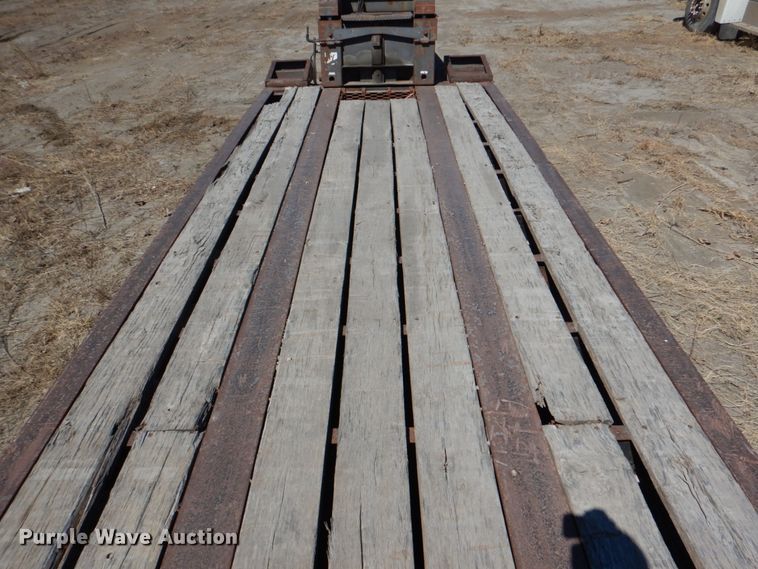 image for item DK3664 2002 Eager Beaver 50GSL  lowboy equipment trailer