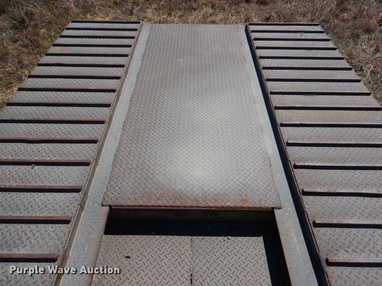 image for item DK3664 2002 Eager Beaver 50GSL  lowboy equipment trailer