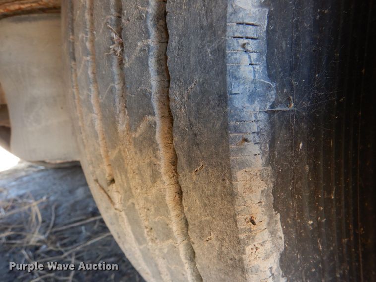 image for item DK3664 2002 Eager Beaver 50GSL  lowboy equipment trailer